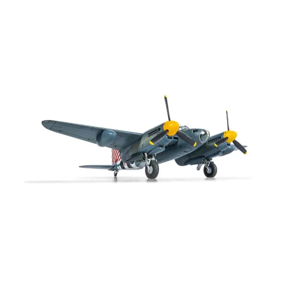 Airfix 04065 1/72 de Havilland Mosquito PR.XVI Plastic Model Kit - Image 3