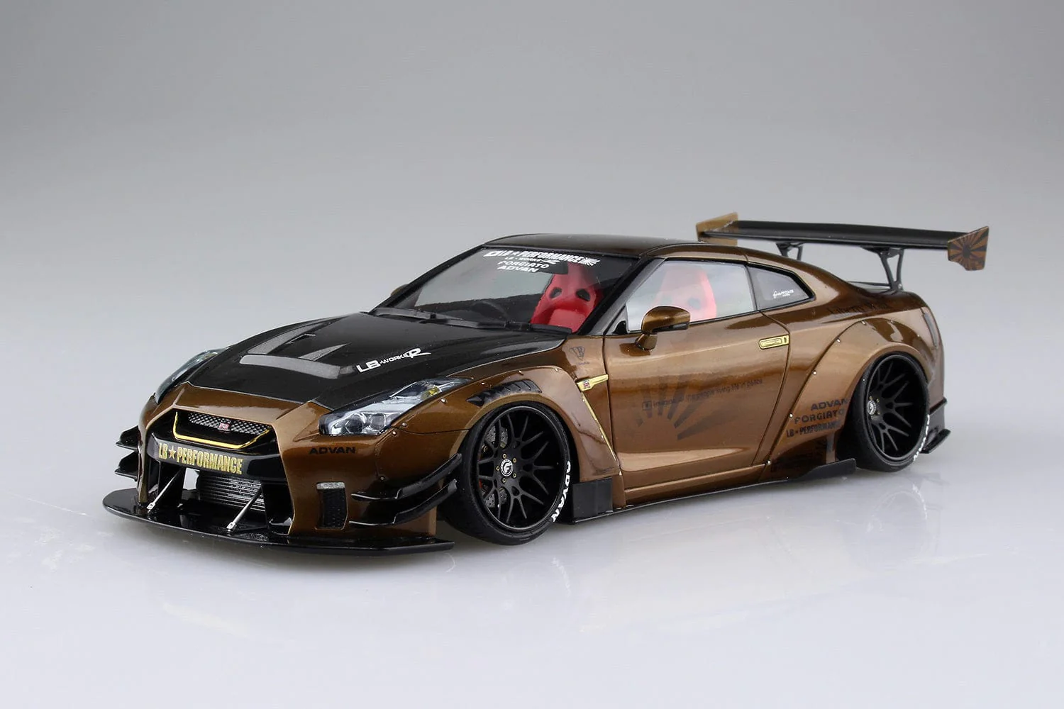 Aoshima 1/24 Lb Works R35 Gt-R Type 2 Ver.1 - Image 2
