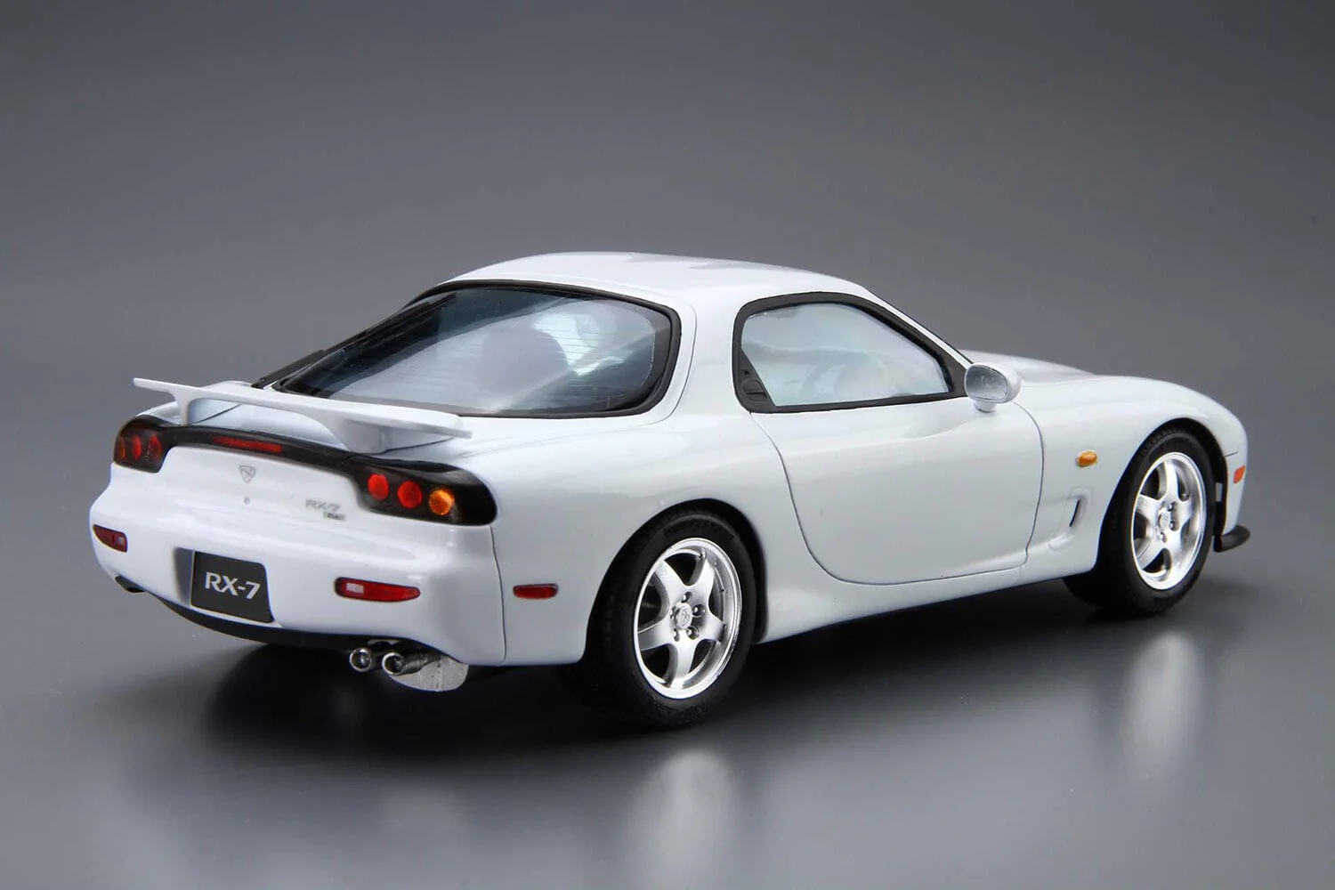 Aoshima 1/24 Mazda Fd3S RX-7 1996 Plastic Model Kit [020058] - Image 2