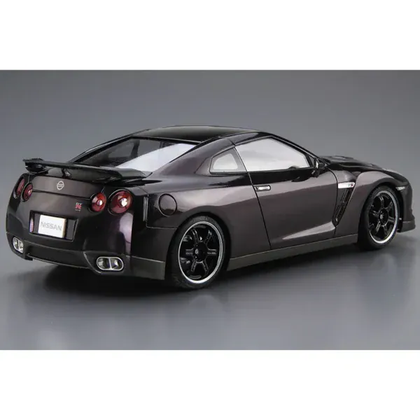 Aoshima 1/24 Nissan R35 GT-R Spec-V 2009 Plastic Model Kit [006218] - Image 3