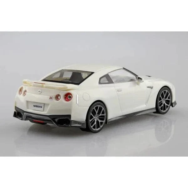 Aoshima 1/32 Snap Nissan R35 Nissan GT-R 2024 (Brilliant White Pearl) Plastic Model Kit - Image 3