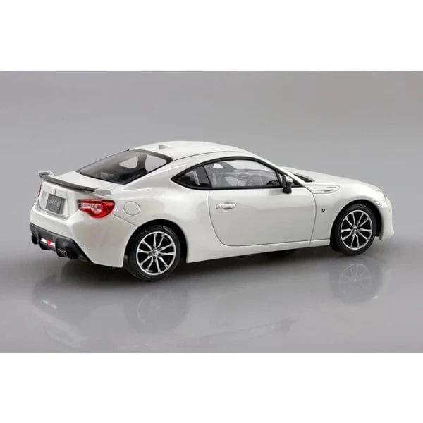 Aoshima 1/32 Snap Toyota 86 (Crystal White Pearl) Plastic Model Kit - Image 4