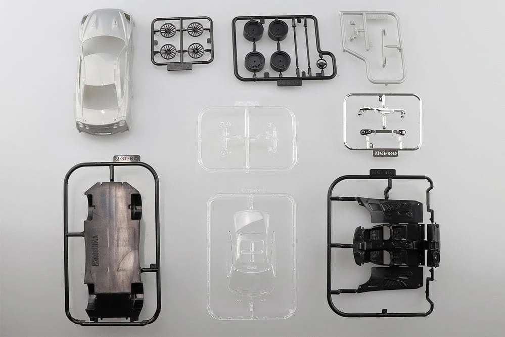 Aoshima A005641 1/32 Nissan Gt-R (Ultimate Metal Silver) - Image 3