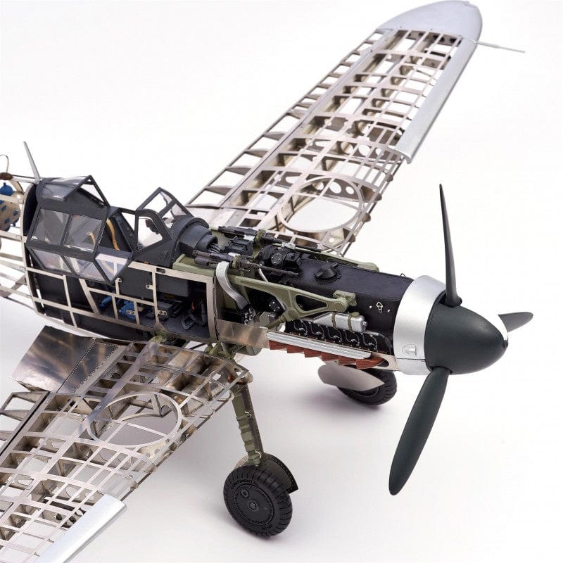 Artesania 20356 1/16 Messerschmitt BF109G Metal Model - Image 3