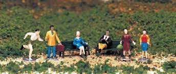 Bachmann 42339 HO People at Leisure**