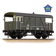 Bachmann Branchline OO 38-918 SE&CR 25T Dance Hall Brake Van BR Olive Green**