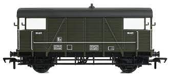 Bachmann Branchline OO 38-918 SE&CR 25T Dance Hall Brake Van BR Olive Green** - Image 2