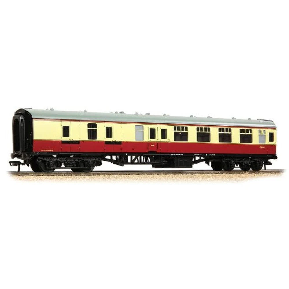 Bachmann Branchline OO Scale BR Mk1 BSK Brake Second Corridor BR Crimson & Cream