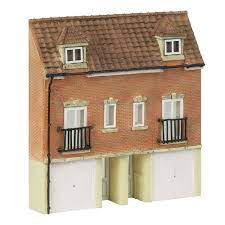 Bachmann Scenecraft N 42-218 Low Relief Modern Town Houses