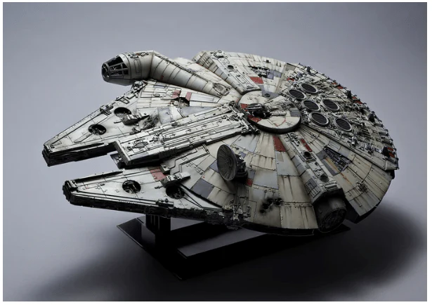 Bandai 5064881 1/72 PG Millennium Falcon - Image 2