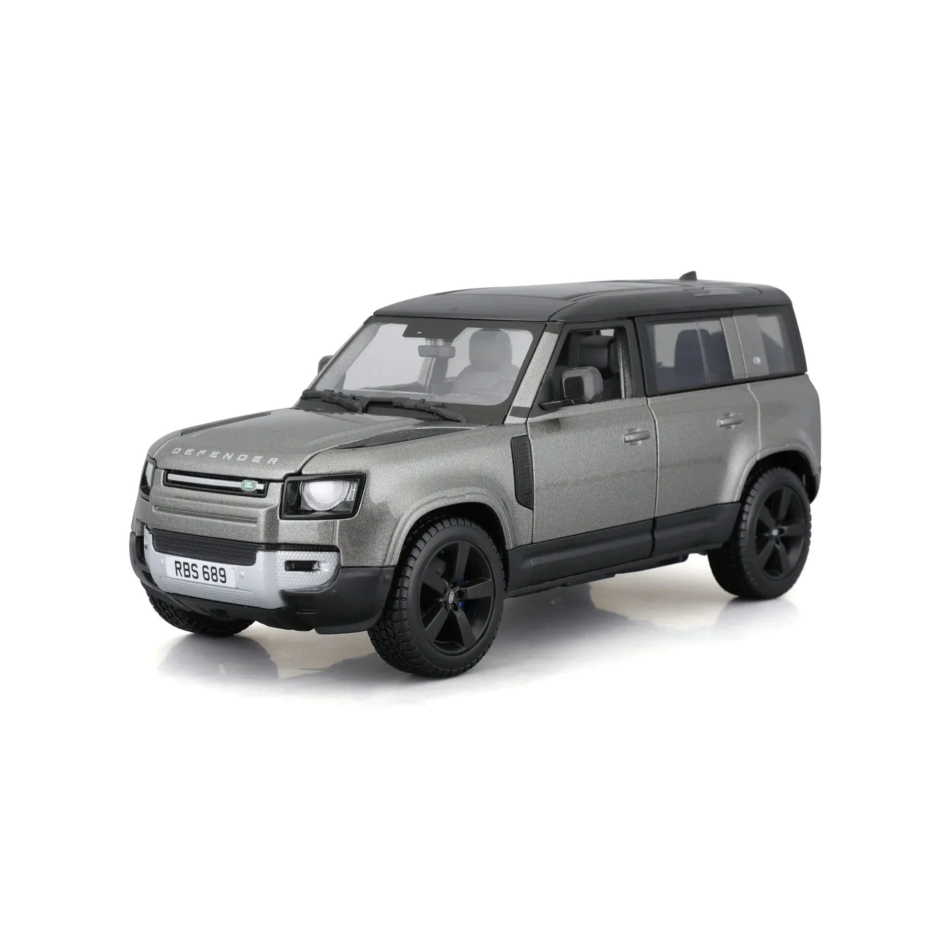 Bburago 1/24 2022 Land Rover Defender 110 Assorted Colors