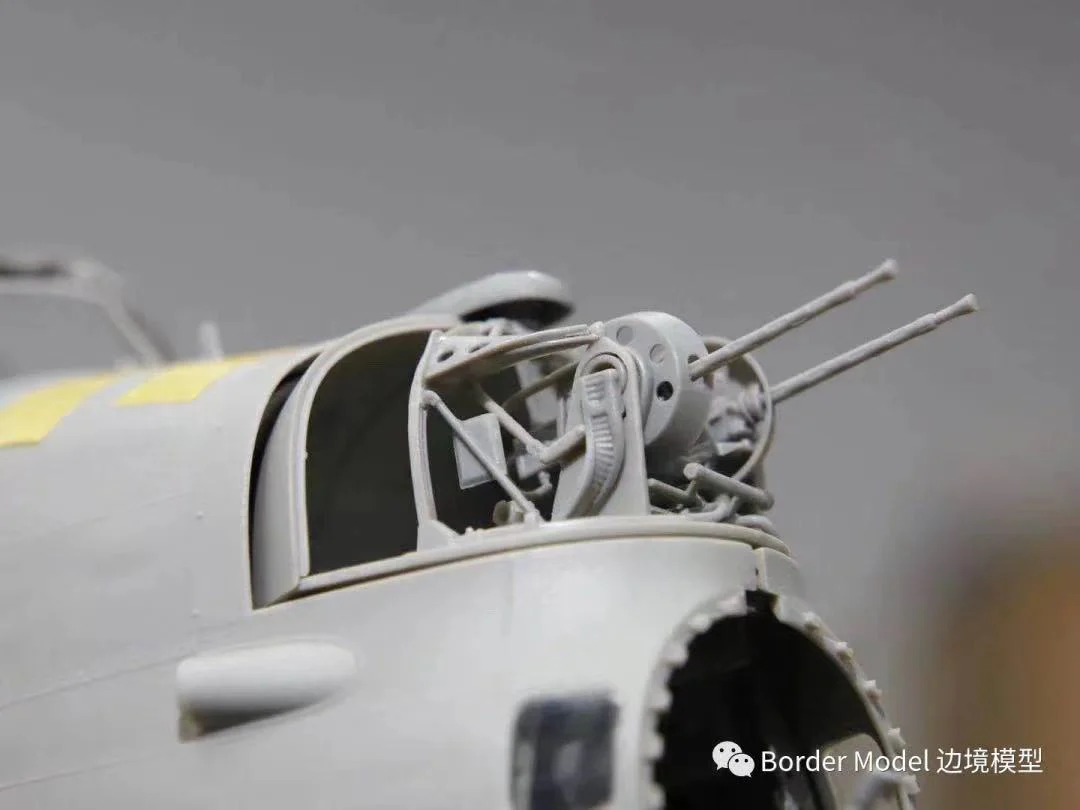 Border Model BF010 1/32 Avro Lancaster B. MkI/III /w Full Interior Plastic Model Kit - Image 4
