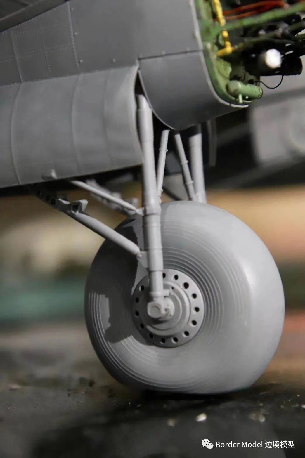 Border Model BF010 1/32 Avro Lancaster B. MkI/III /w Full Interior Plastic Model Kit - Image 5