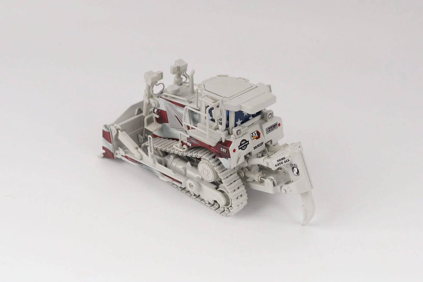 Cat 1/50 D8T Track-Type Tractor Brent Scarbrough Livery Diecast Model - Image 4