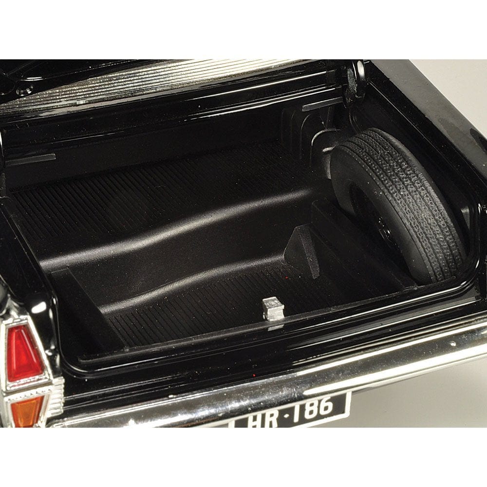 Classic Carlectables 1/18 Holden HR Premier Warrigal Black [18849] - Image 5