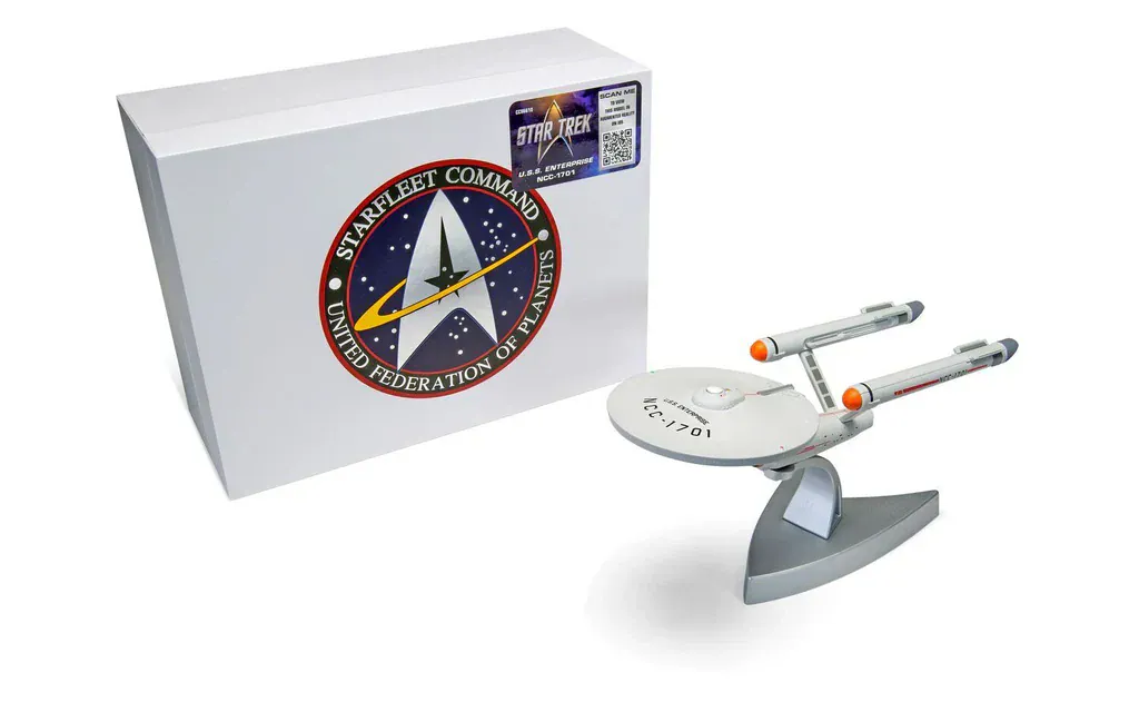 CORGI Star Trek U.S.S. Enterprise NCC-1701 (The Original Series) Diecast Model [CC96610] - Image 3
