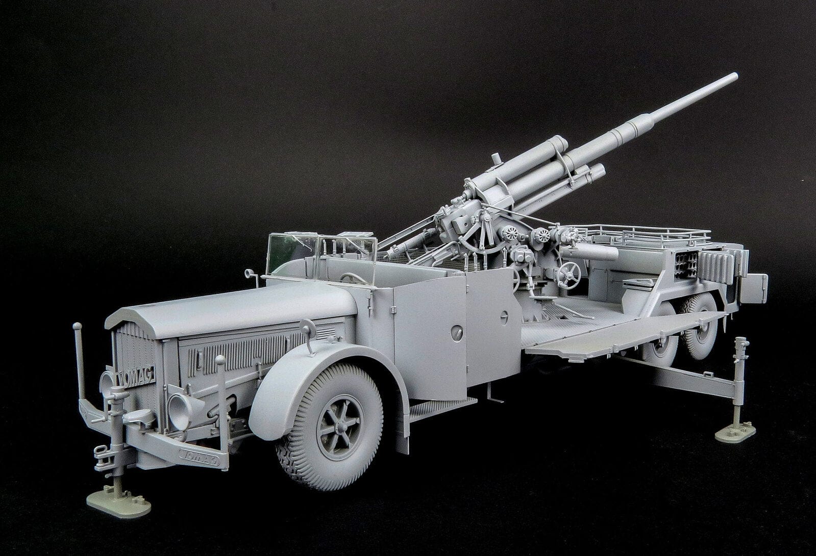 Das Werk 1/35 8,8 cm Flak on a 9t VOMAG Plastic Model Kit [DW35024] - Image 2