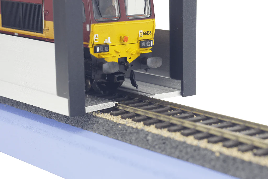 DCC Concepts Motive Power Depot Drive On/Off Storage 360mm** - Image 3