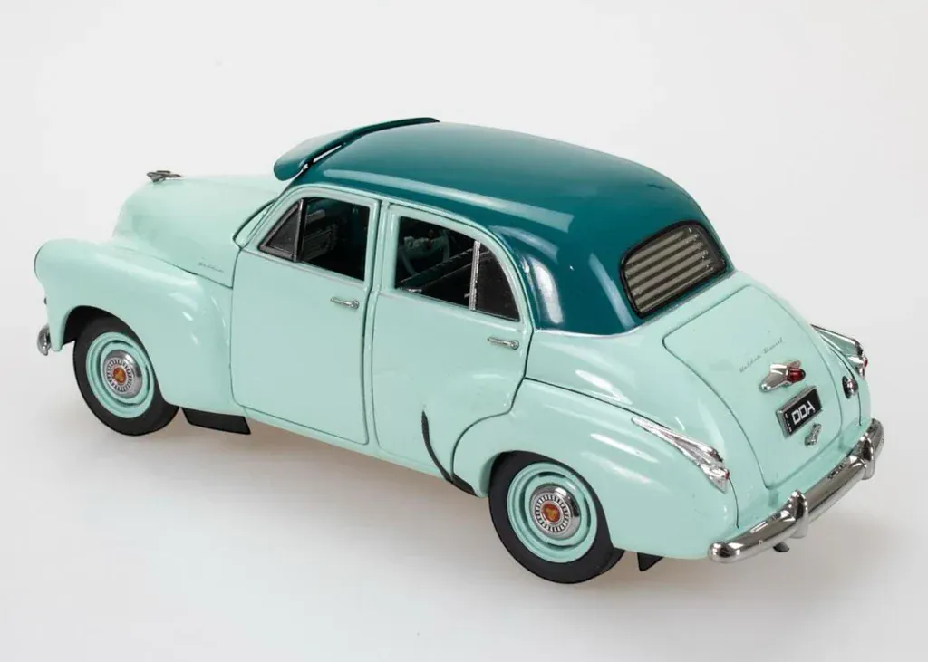 DDA 1/24 1953 2 Tone Green FJ Holden Sedan - Fully Detailed Diecast Model - Image 3