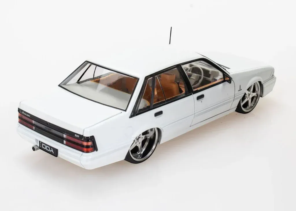 DDA 1/24 Custom Holden VL Calais - Metallic White Diecast Model - Image 3