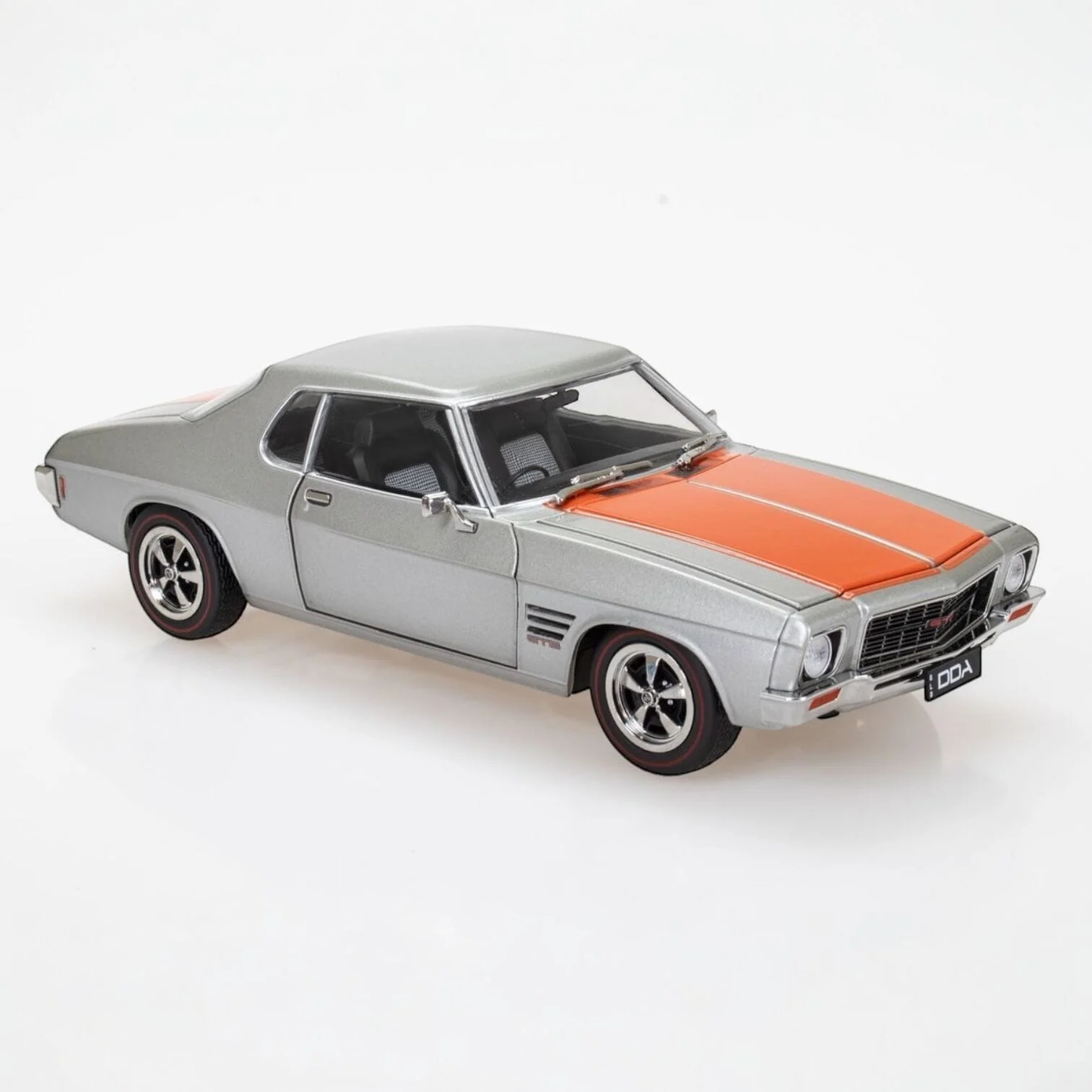 DDA 1/24 HQ Holden 2 Door Fully Detailed Diecast Model - Silver with Orange Stripe - Image 2