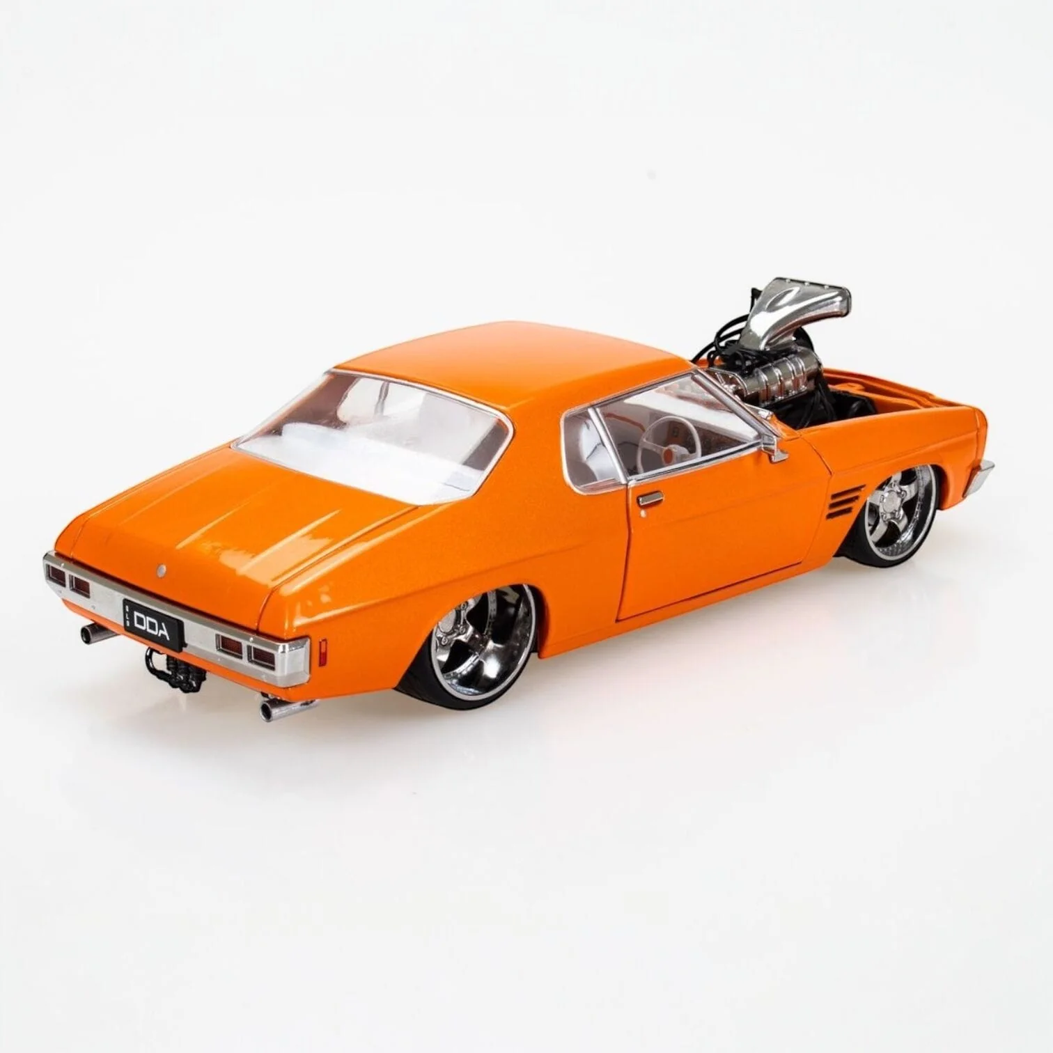 DDA 1/24 HQ Holden 2 Door Supercharged Fully Detailed Diecast Model - Orange - Image 4