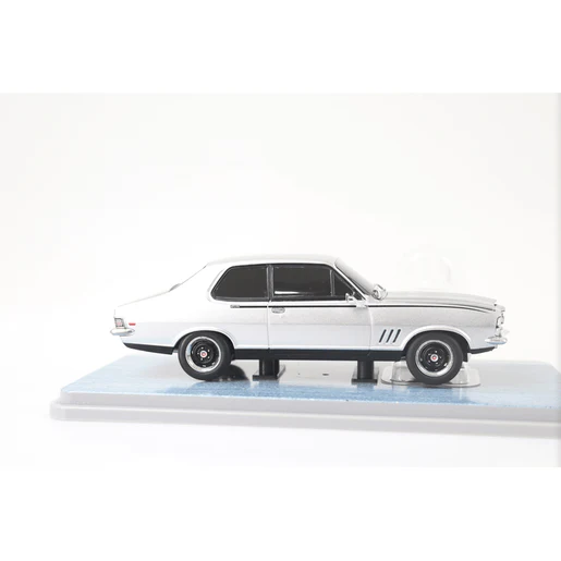 DDA 1/24 Silver LC GTR Torana - Spectra Rides Light Up Plastic - Image 3