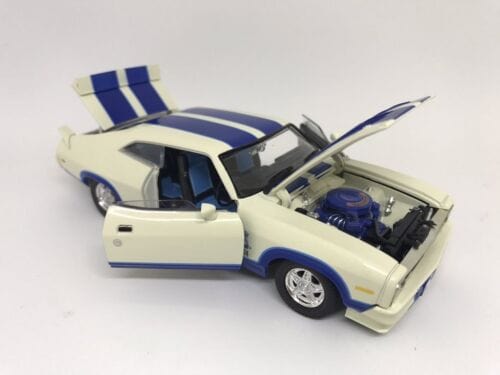 DDA 1/32 Opt' 97 XC Cobra Ford Falcon White/Blue Stripes - Image 3