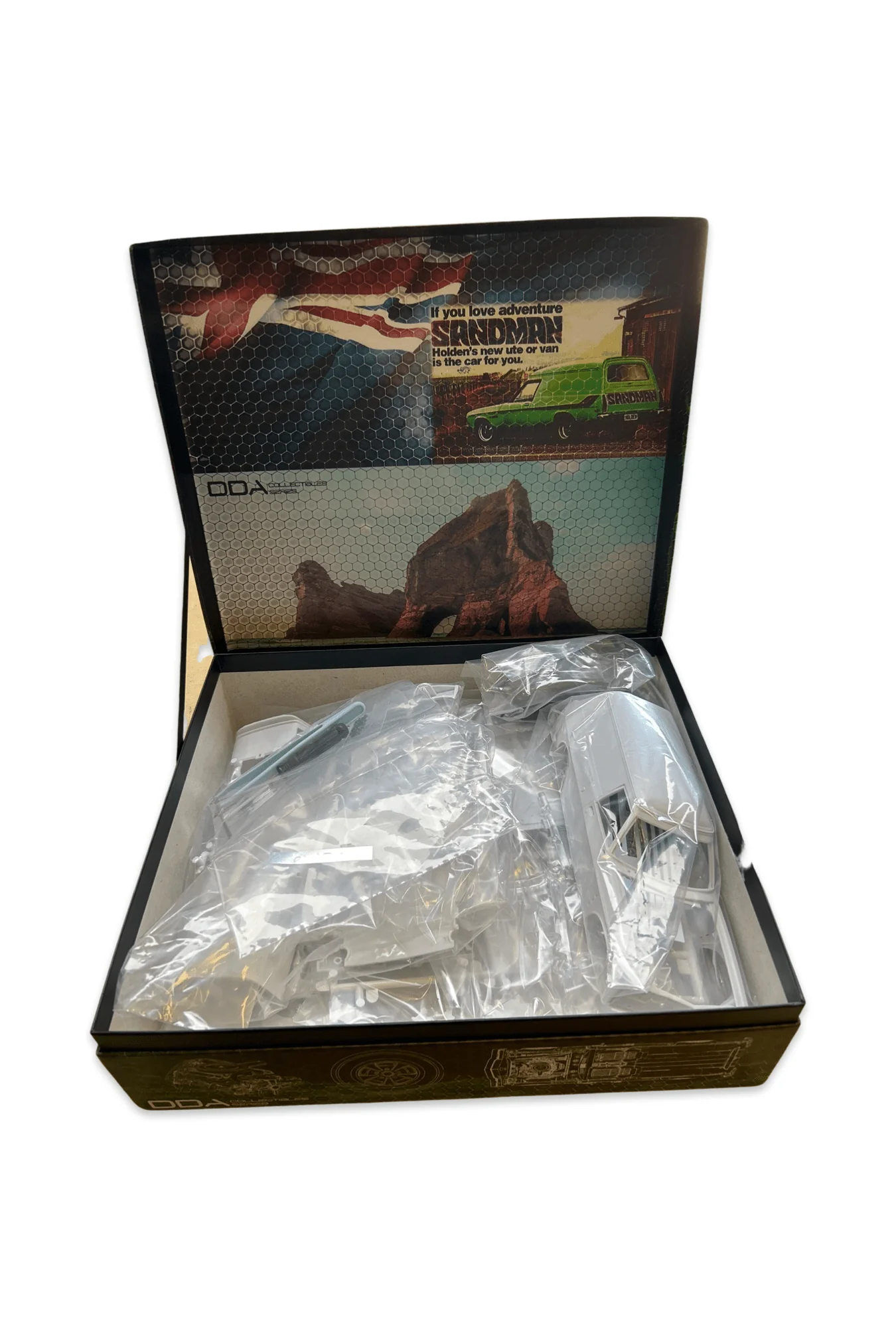 DDA 507K 1/24 Holden HJ Sandman Panel Van Plastic Model Kit - Image 7