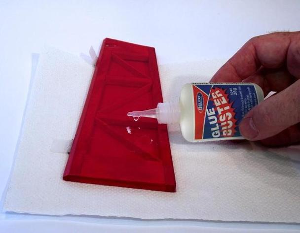 Deluxe Materials AD48 Glue Buster (Debonder) 28g - Image 2
