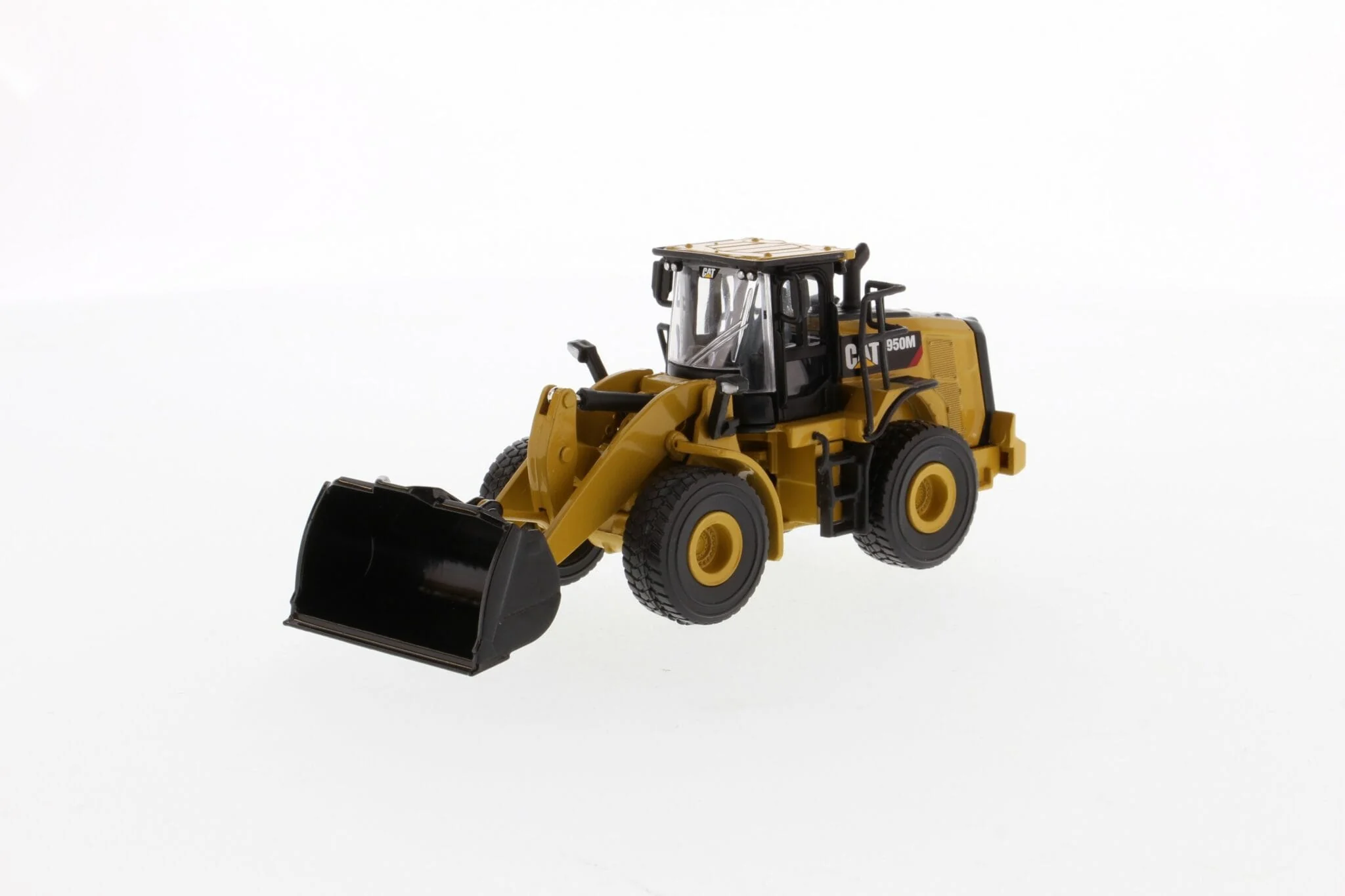 Diecast Masters 1/64 CAT 950M Wheel Loader [85608] - Image 2