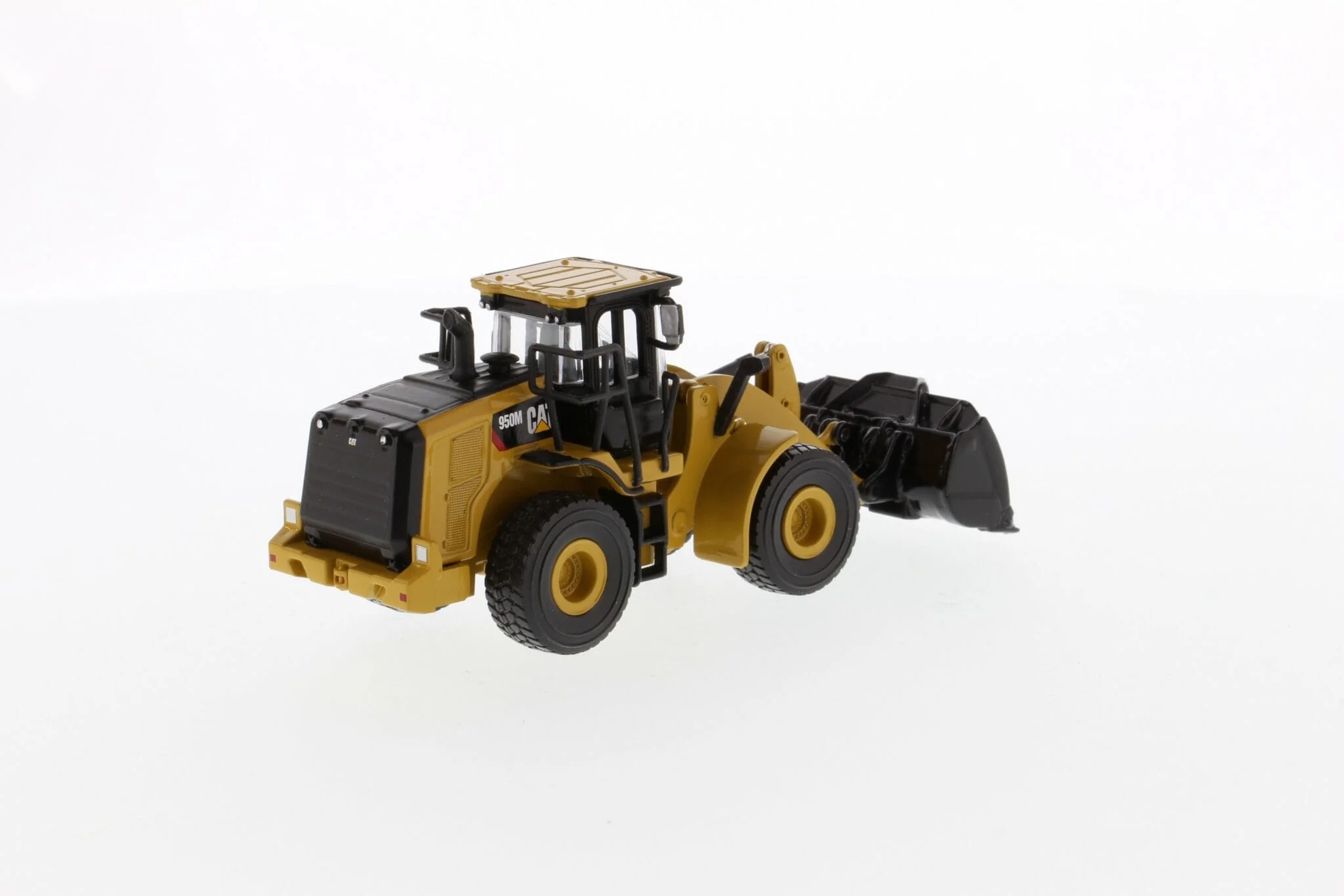 Diecast Masters 1/64 CAT 950M Wheel Loader [85608] - Image 3