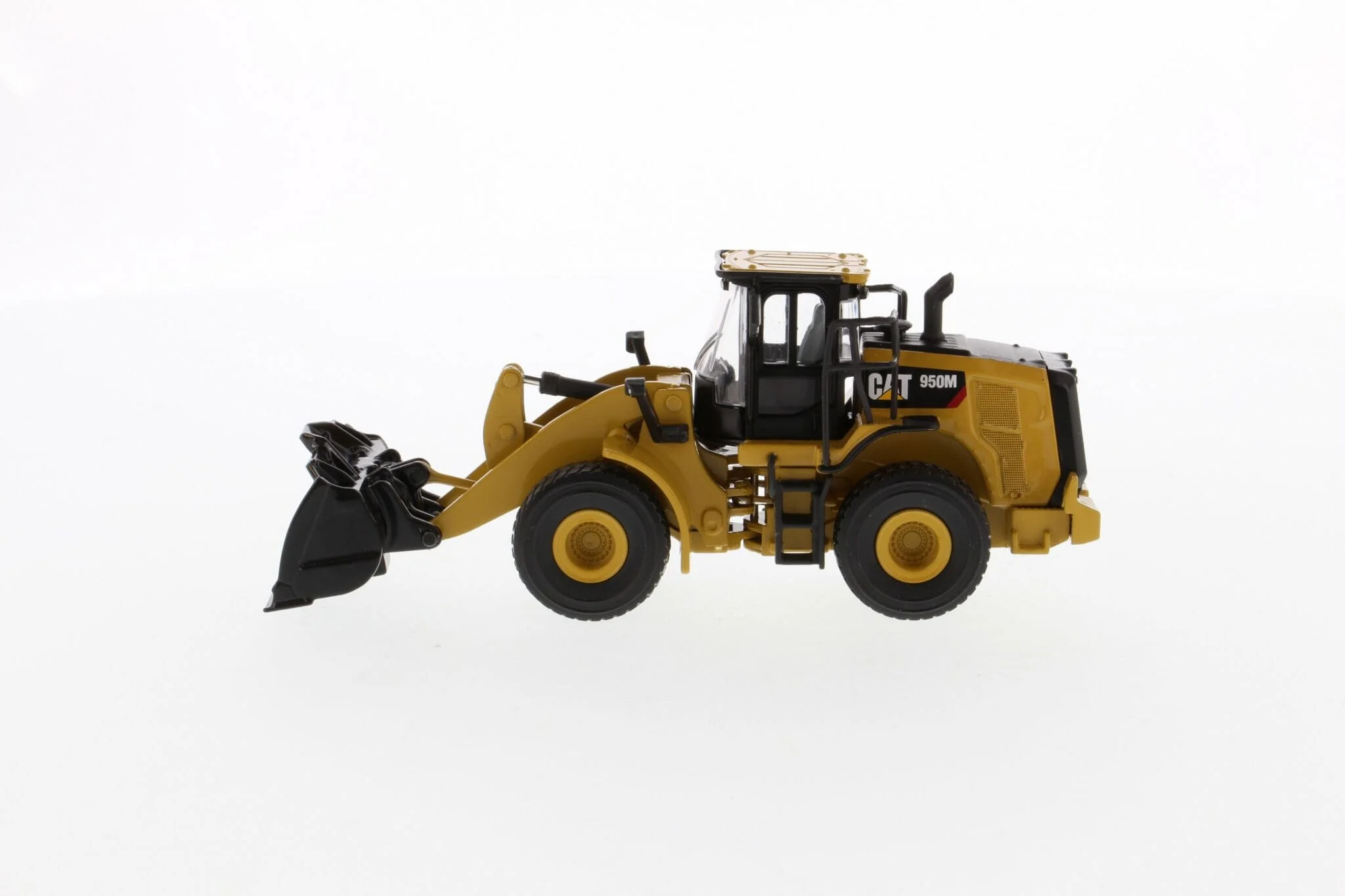 Diecast Masters 1/64 CAT 950M Wheel Loader [85608] - Image 5