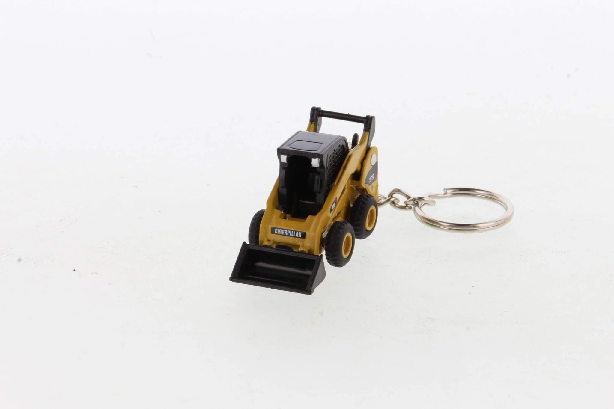 Diecast Masters Cat  Micro 272D2 Skid Steer Key Chain [85997] - Image 3
