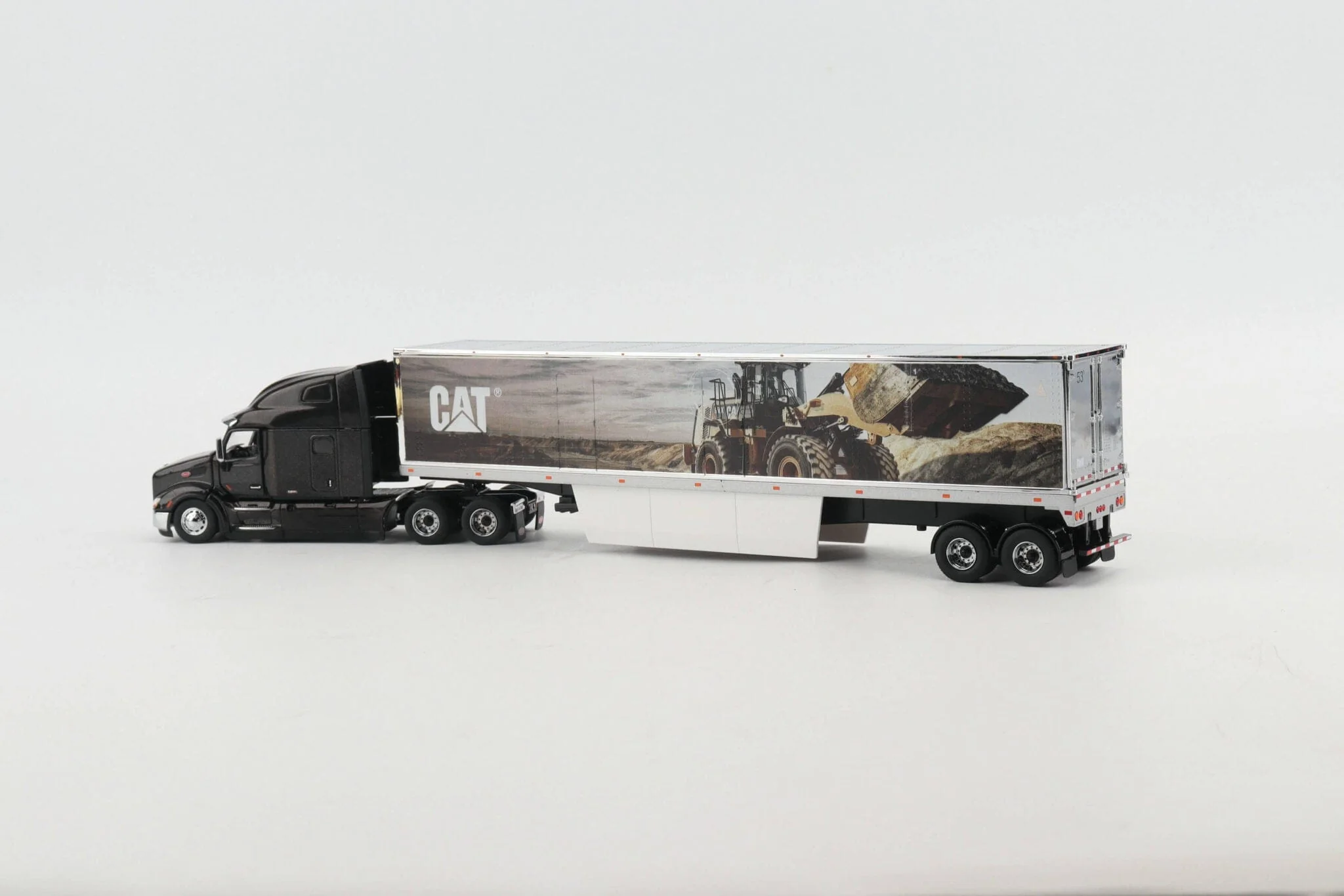 Diecast Masters Ultra Loft 1/50 Truck CAT Mural Trailer - Core Classiec Series - Image 3
