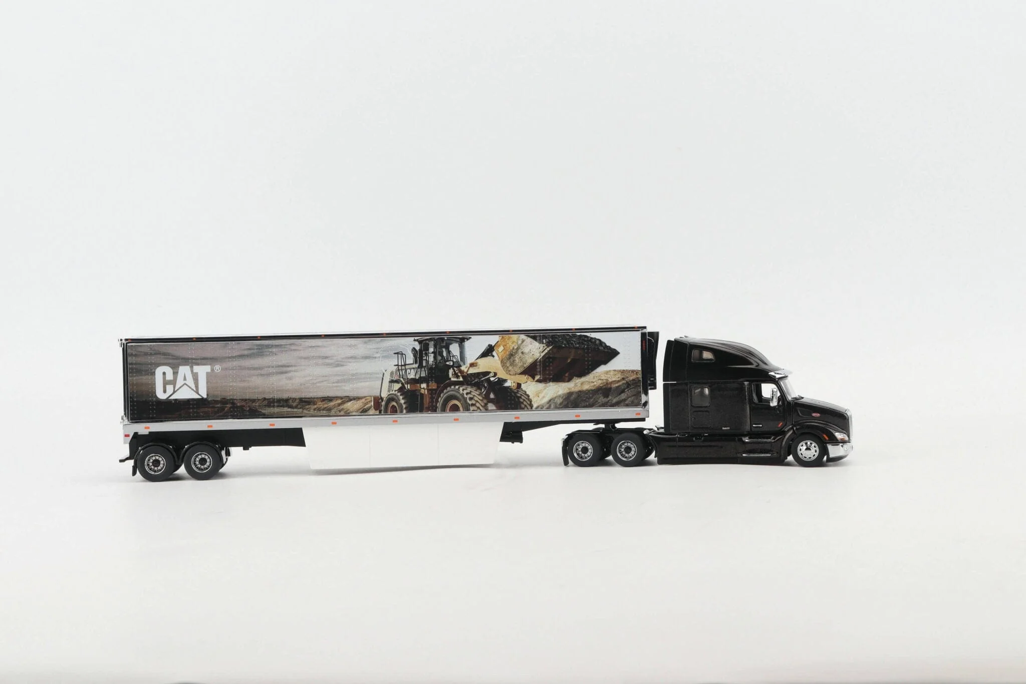 Diecast Masters Ultra Loft 1/50 Truck CAT Mural Trailer - Core Classiec Series - Image 4