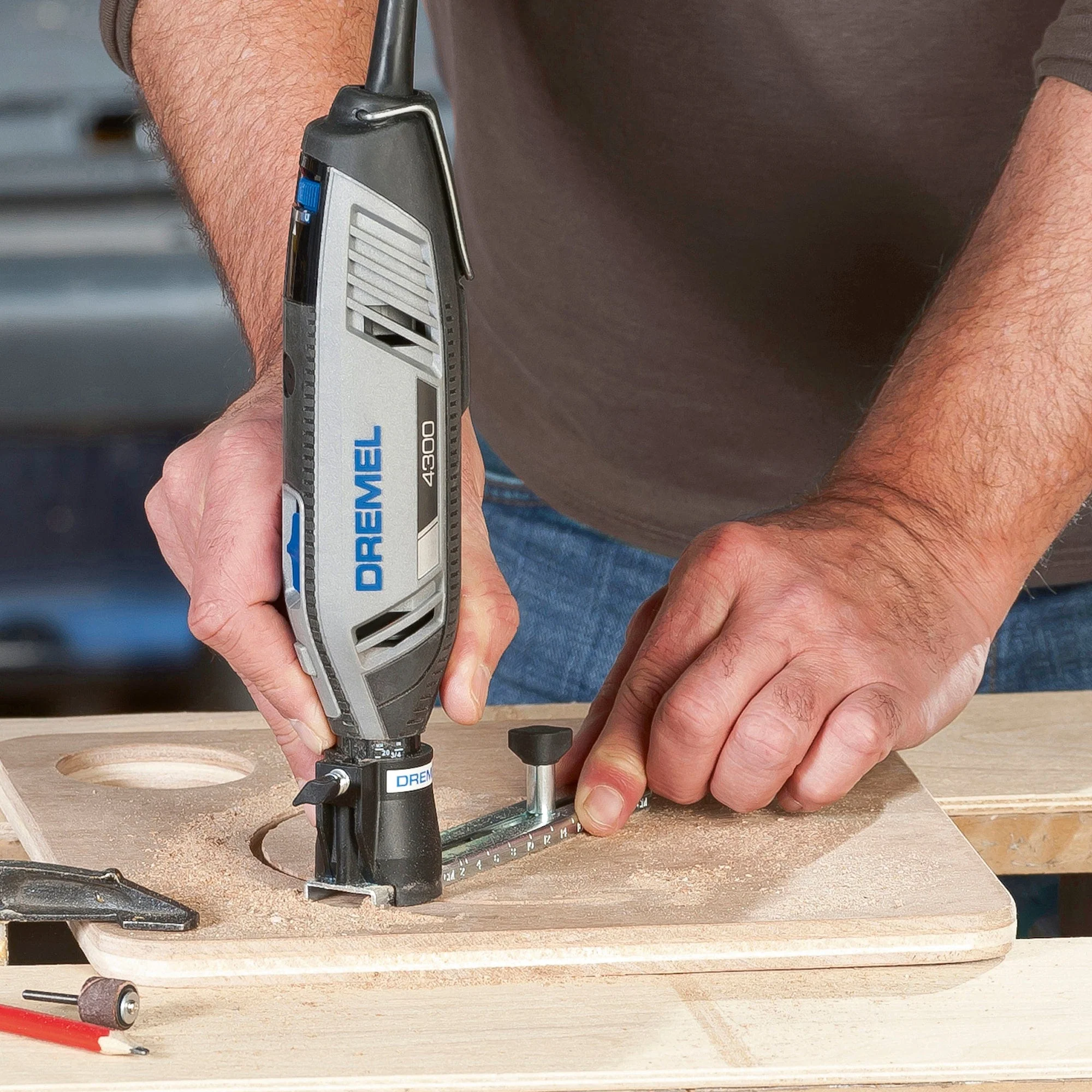 Dremel Circle Cutter & Straight Edge Guide (678)** - Image 3