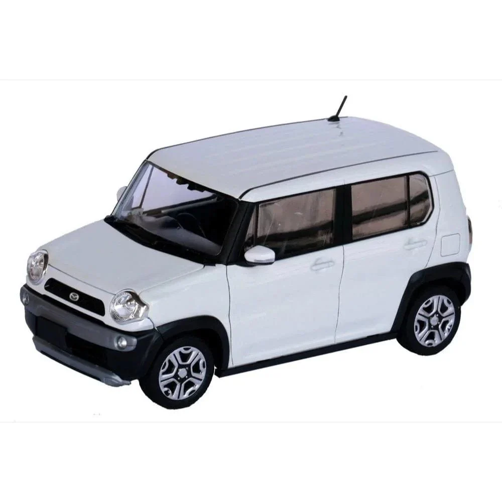 Fujimi 1/24 Mazda Flair Crossover (Pure White Pearl) (C-NX-4) Plastic Model Kit** - Image 2
