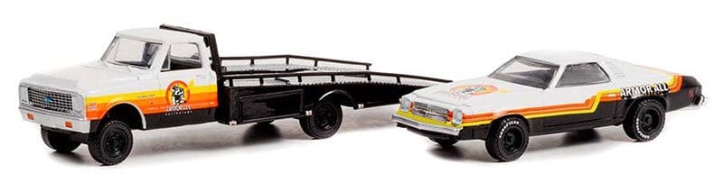 Greenlight 1/64 HD Truck 1972 Chevy C-30 Ramp Truck with 1976 Chevrolet Chevelle Laguna - Armor All