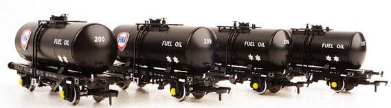 Heljan OO Scale Tank Wagon Fina Black B Tank (4 Pack)