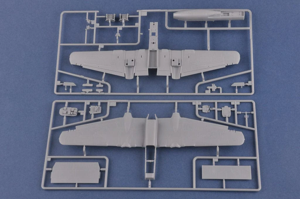 Hobby Boss 1/72 P-61C Black Widow - Image 4
