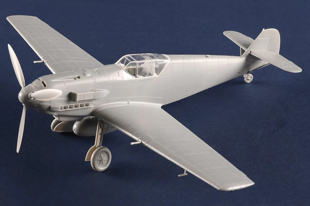 HobbyBoss 1/48 Messerschmitt Bf109E-4/TROP Plastic Model Kit - Image 3