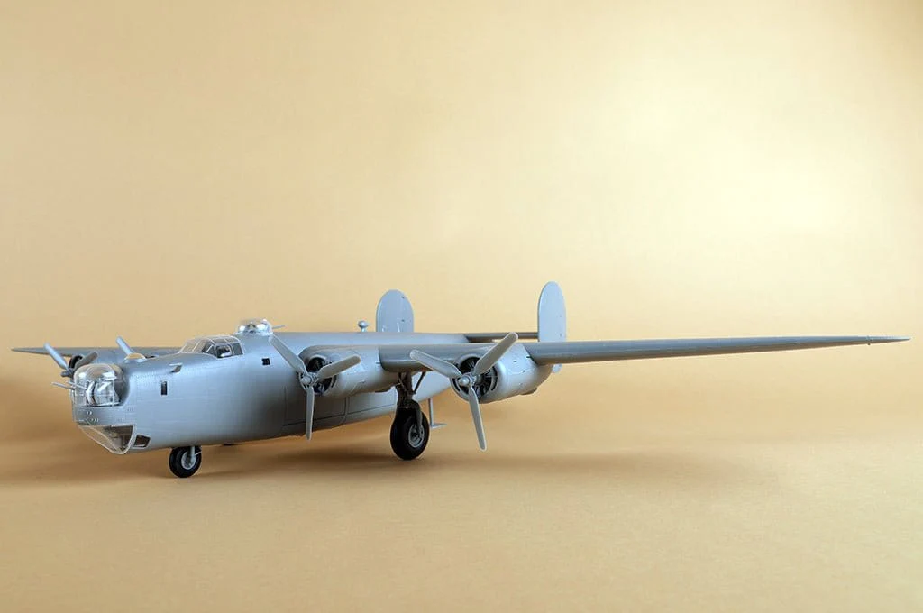 HobbyBoss 1/48 US B-24J Liberator Plastic Model Kit [81774] - Image 2