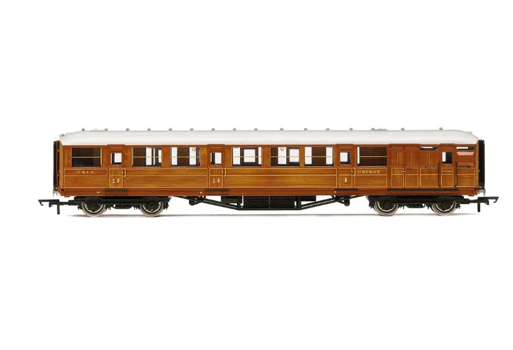 Hornby OO Scale LNER - Gresley Corridor - 21437 - Brake Composite Coach [R40454]