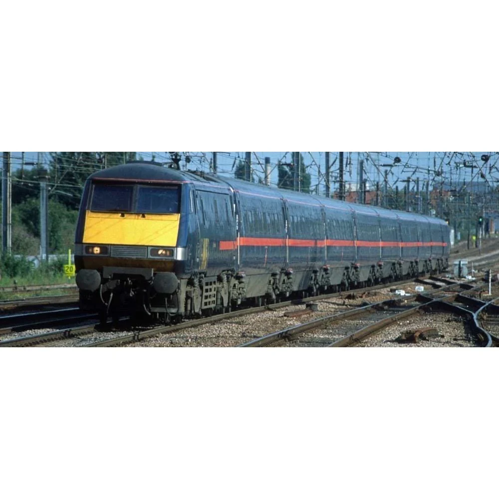 Hornby R40165 OO Scale Gner Mk4 Open First Coach M - Era 9 (2021 Release)