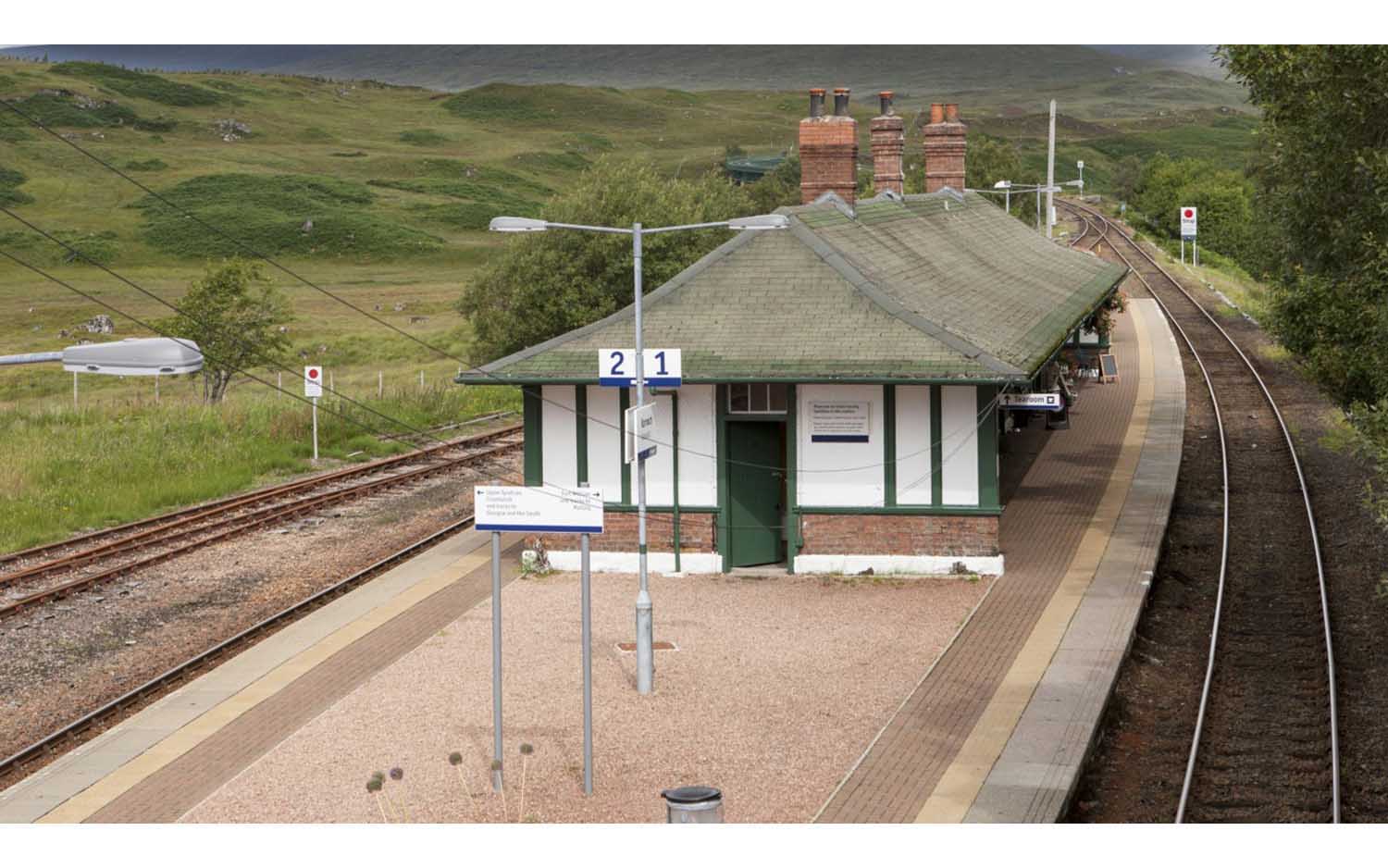 Hornby R7304 OO Scale Platform Island (2021 Release) - Image 3
