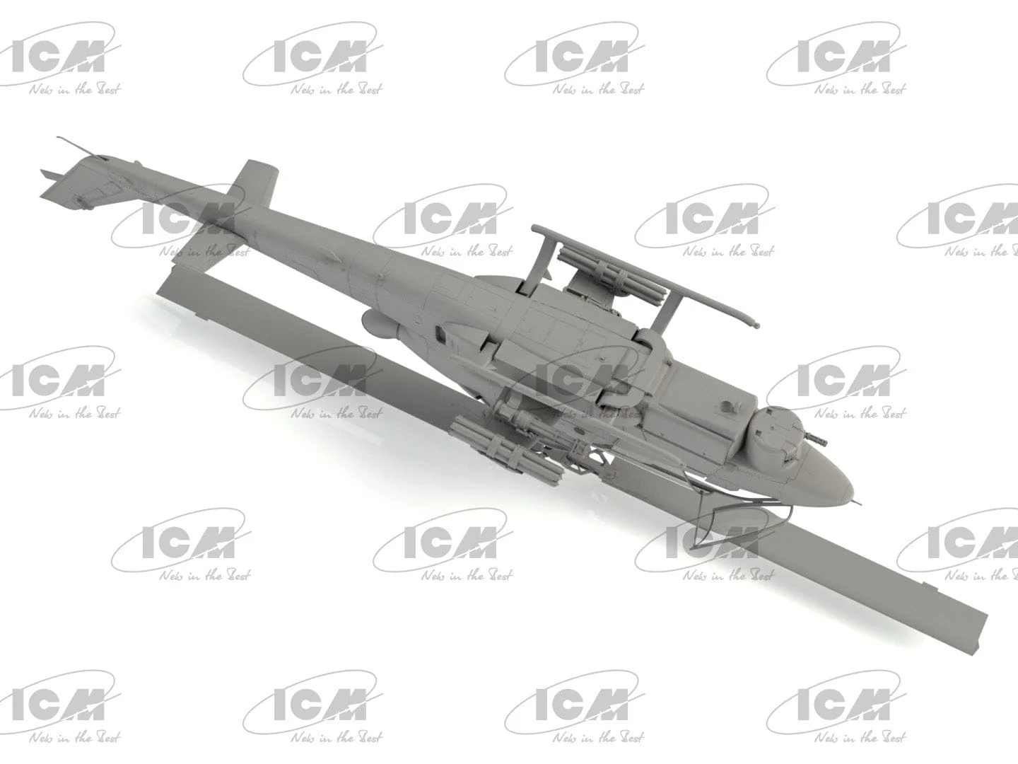 ICM 1/32 AH-1G Cobra with Vietnam War US Helicopter Pilots Plastic Model Kit - Image 3