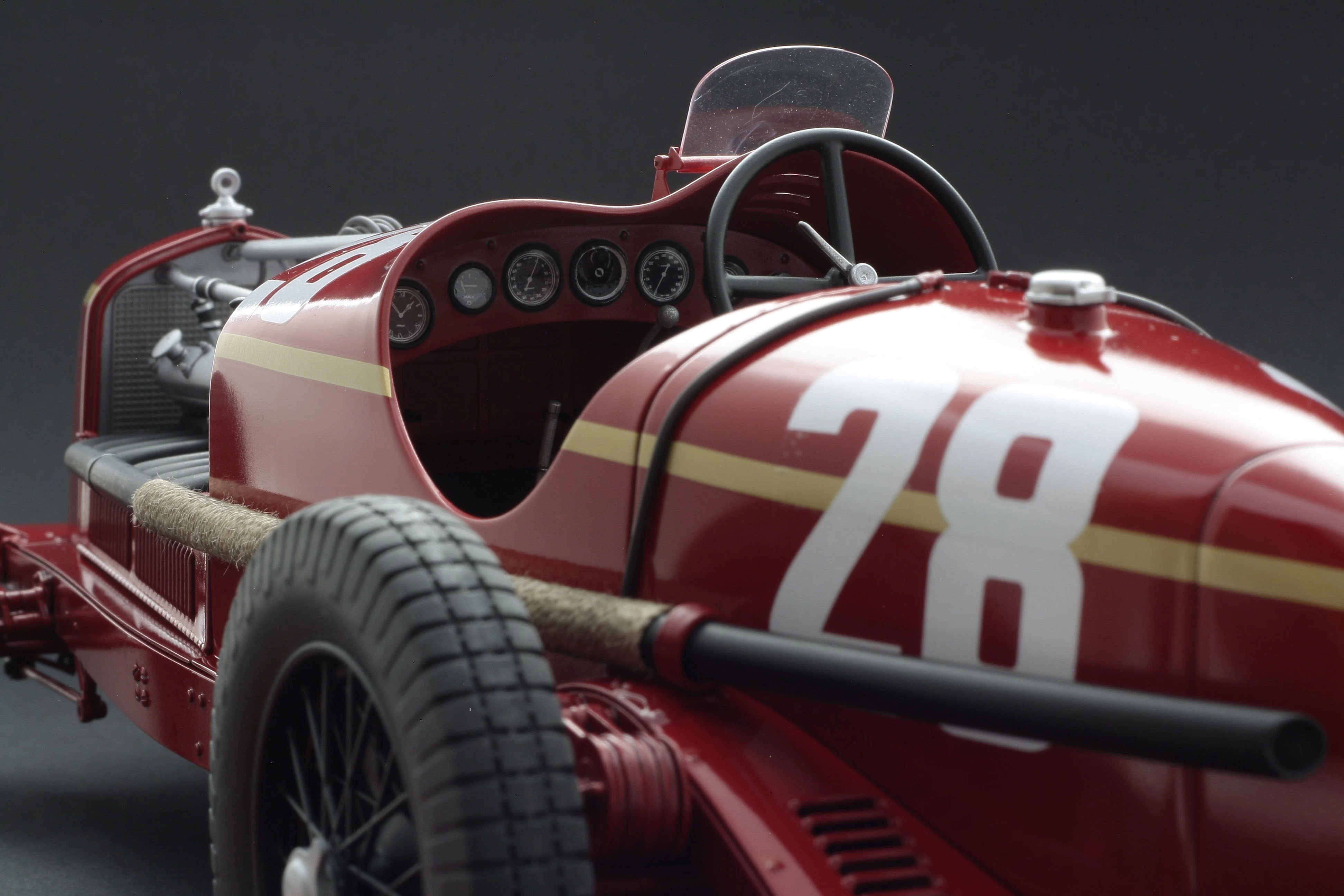 Italeri 1/12 Alfa Romeo 8C 2300 Monza Tazio Nuvolari - Image 6