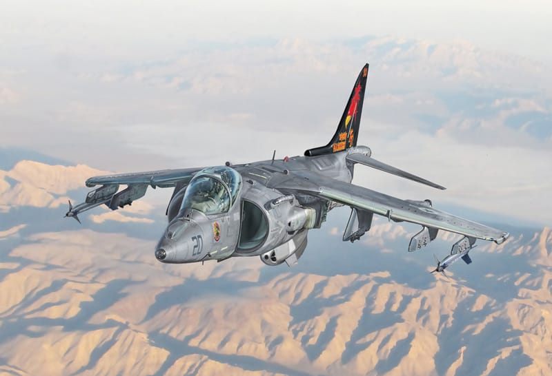 Italeri 1/72 AV-8B Harrier II Plastic Model Kit - Image 2