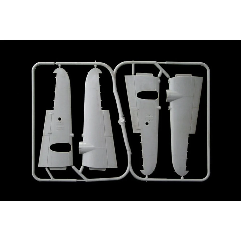 Italeri 1/72 CANT Z.1007 Alcione Plastic Model Kit - Image 4